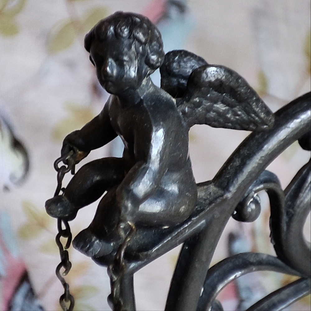 Victorian Cherub Wine Bottle Holder Vintage Home Decor Vase Conversation Piece - Picture 12 of 13